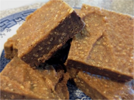 Low Carb Fudge Almond Bars from Starling Fitness